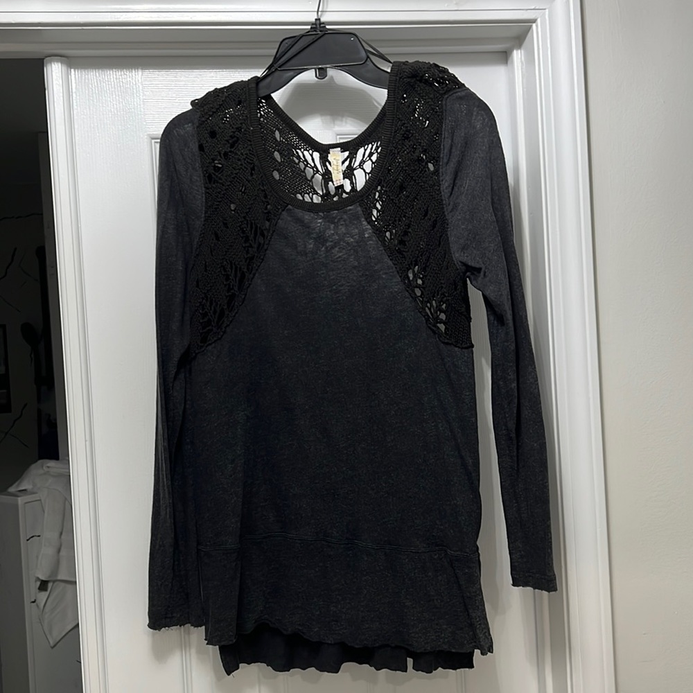 Long black and gray crochet t shirt